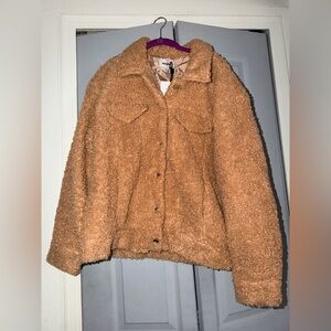 🧸NWT Cozy Tan Sherpa Jacket size L